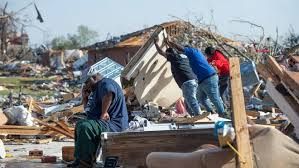 Tornado arrasa con varios poblados en EU y deja 23 muertos