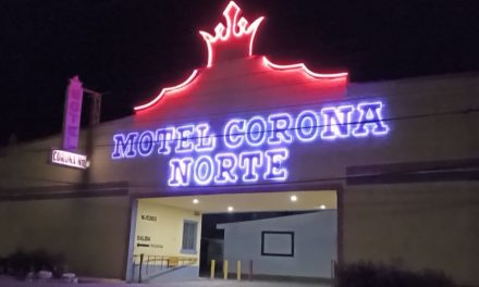 Hombre causa destrozos en motel de Saltillo; se negaba a pagarle a sexoservidora y huyó