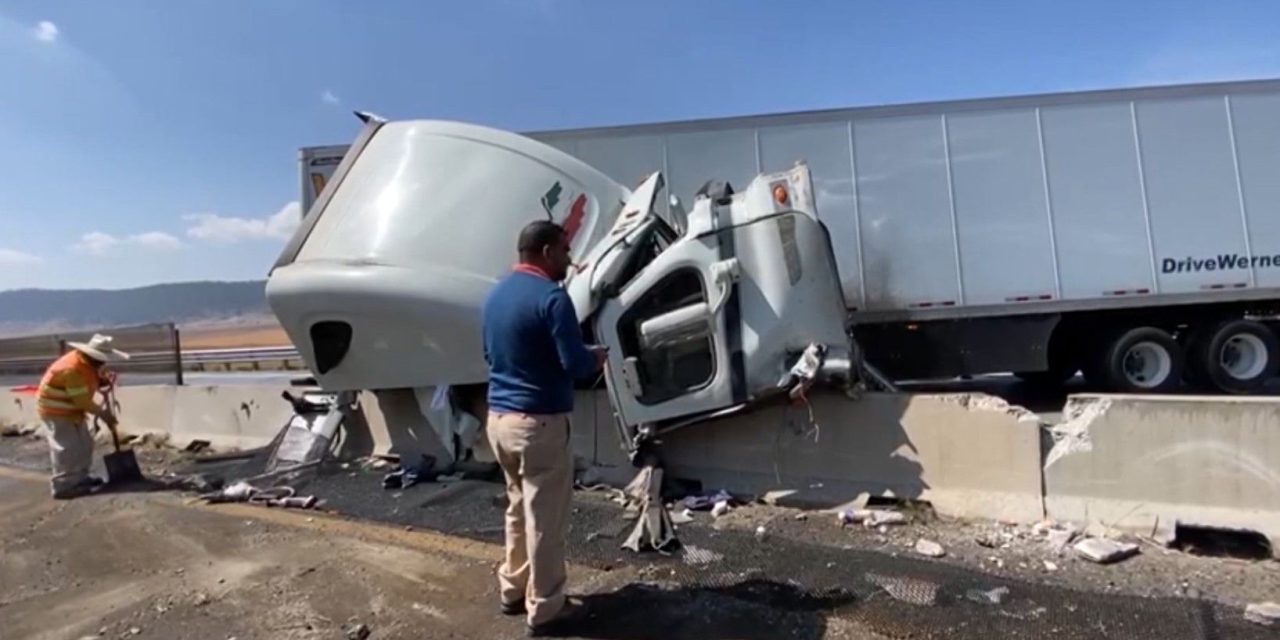 Muere conductor que volcó en la carretera 57