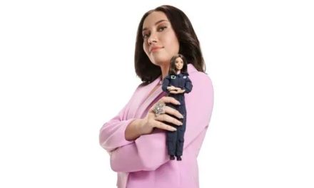 La astronauta jalisciense Katya Echazarreta tendrá su propia Barbie
