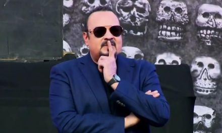 ‘Pepe’ Aguilar cierra concierto con ‘mentada’ contra haters (video)