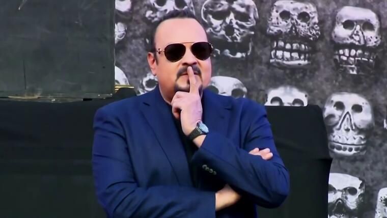 ‘Pepe’ Aguilar cierra concierto con ‘mentada’ contra haters (video)