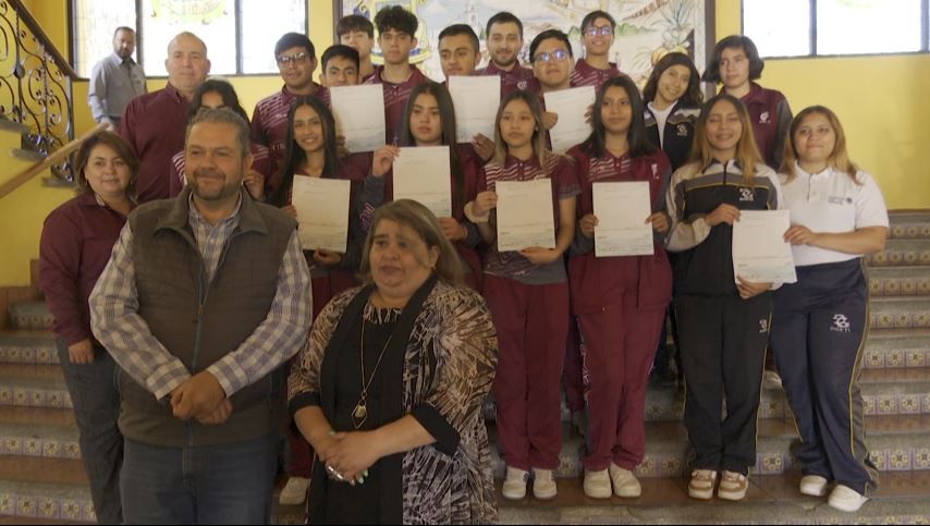A competencia nacional de robótica, alumnos del CETIS 60 de Ramos Arizpe