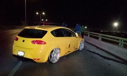 Conductor se impactó contra ballena en bulevar Fundadores de Saltillo
