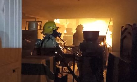 Corto circuito hace arder tortillería en Saltillo