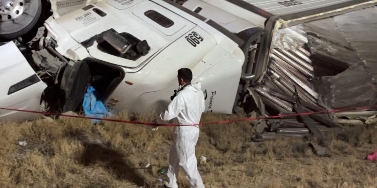 Una vez más accidente en al carretera 57 cobra otra vida; tráiler volcó en el tramo Ojo Caliente-La Carbonera