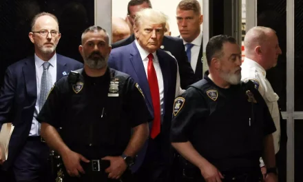 Este caso fue creado para interferir en candidatura hacia 2024: Donald Trump (en vivo)