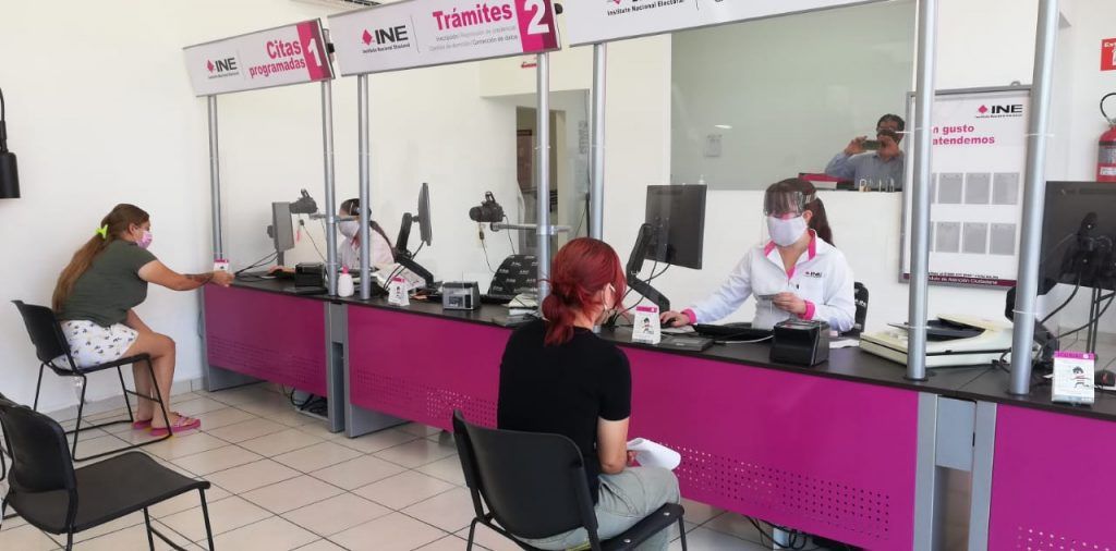 Reimprimen credenciales de elector en Sabinas