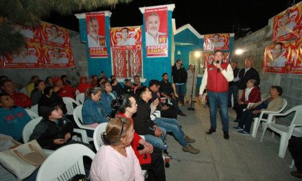 Visita Ricardo Mejía colonias de Saltillo