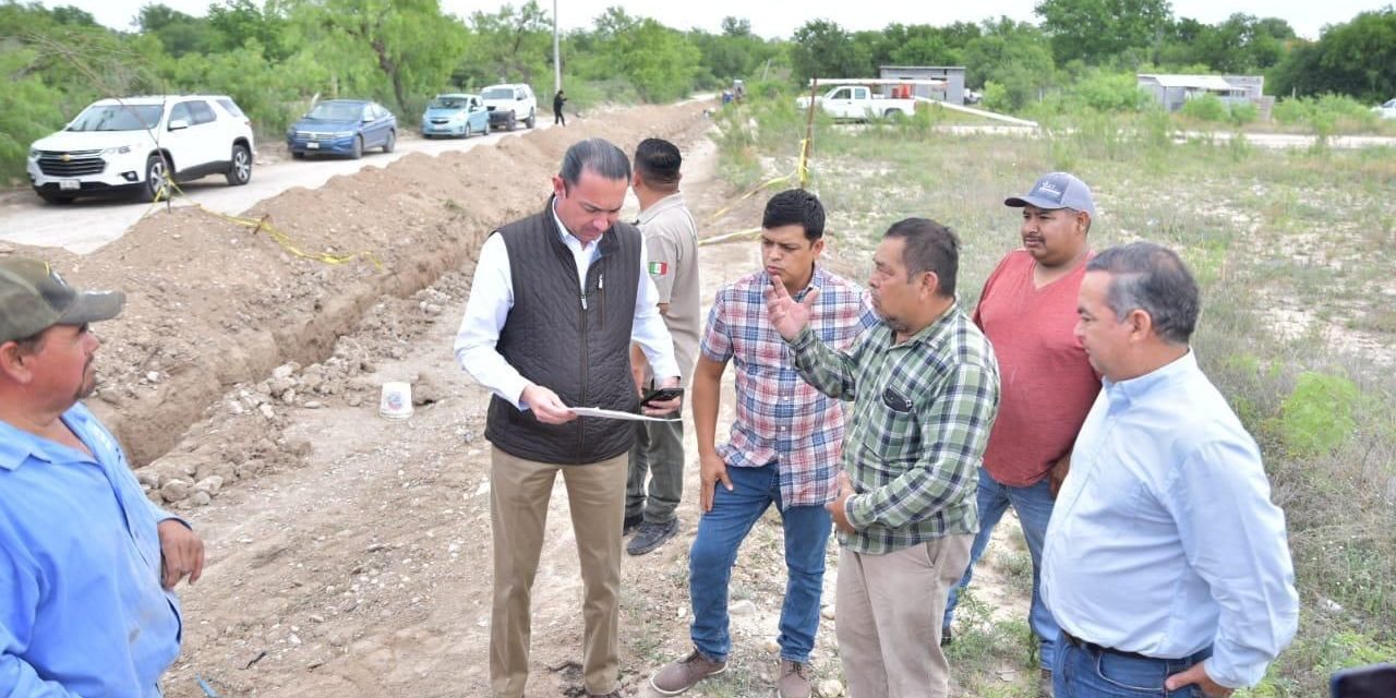 Supervisan introducción de sistema de agua potable en Acuña