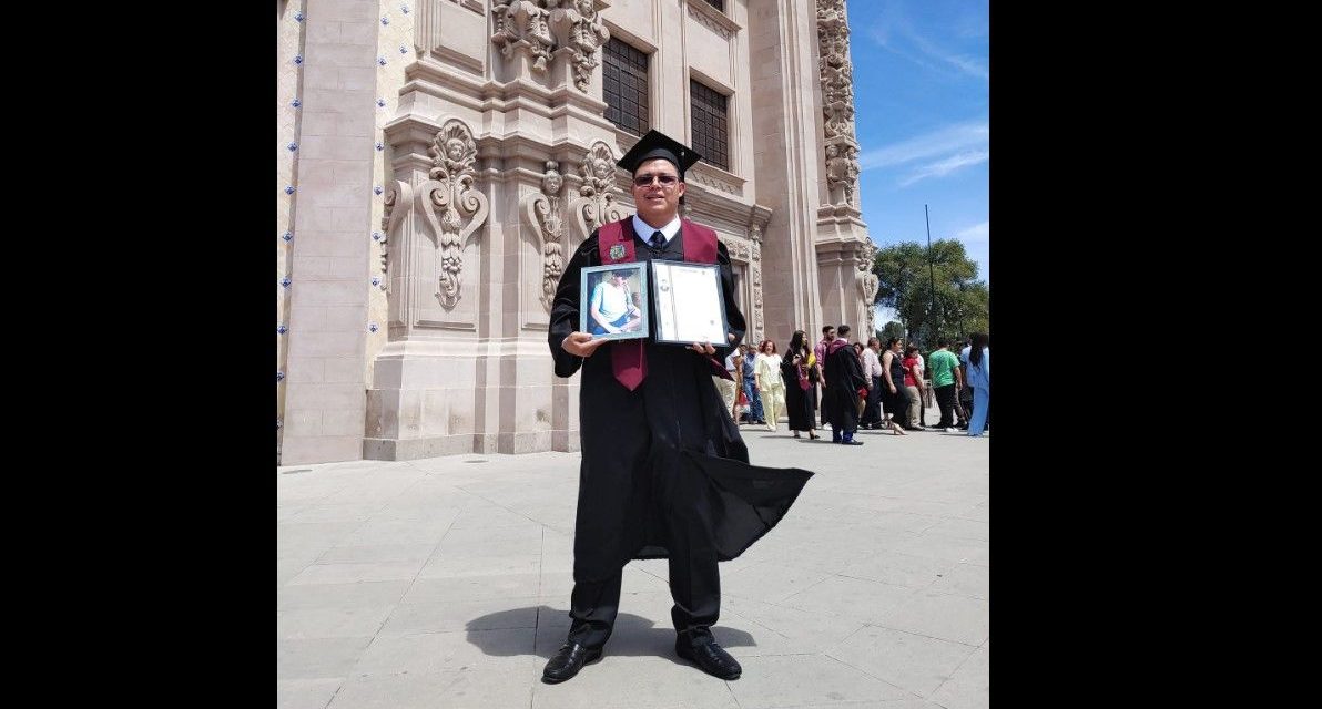 ‘También es tu graduación’; el estudiante del Tec Saltillo que le dedicó su carrera a su mejor amigo que murió