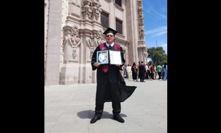‘También es tu graduación’; el estudiante del Tec Saltillo que le dedicó su carrera a su mejor amigo que murió