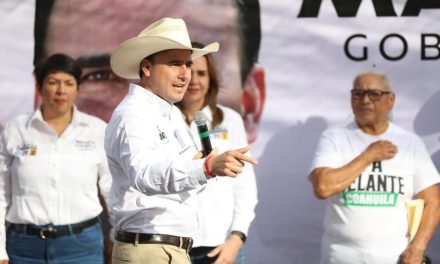 Avanza Manolo en su recorrido por Coahuila y llega a la región Centro Desierto