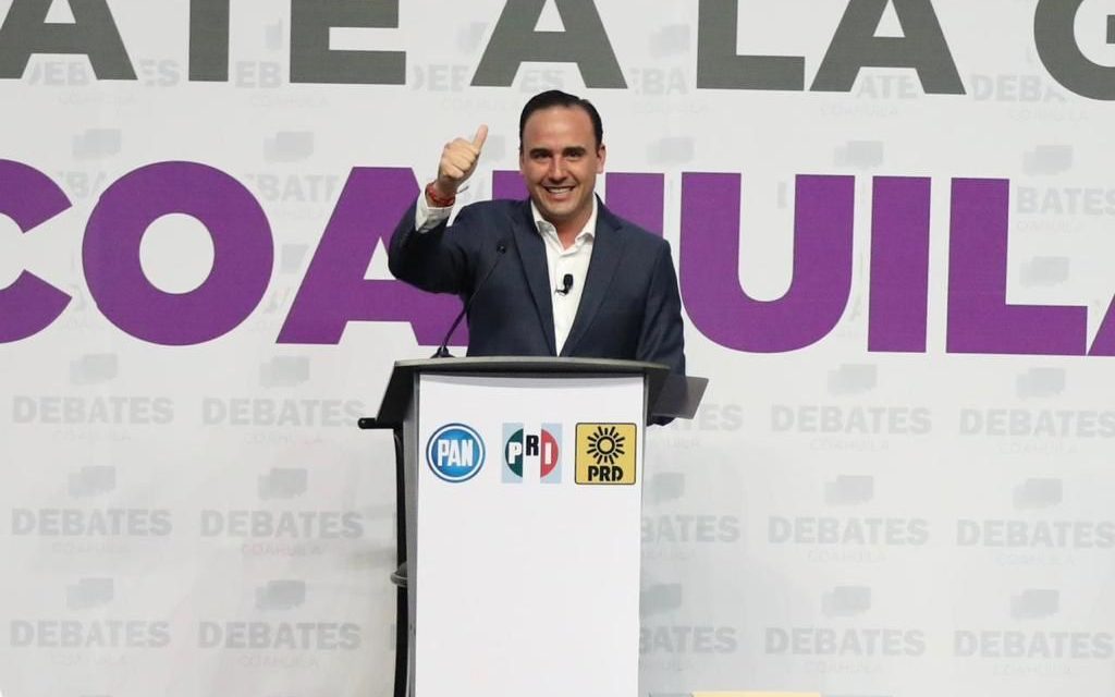 Manolo Jiménez presenta propuestas en primer debate