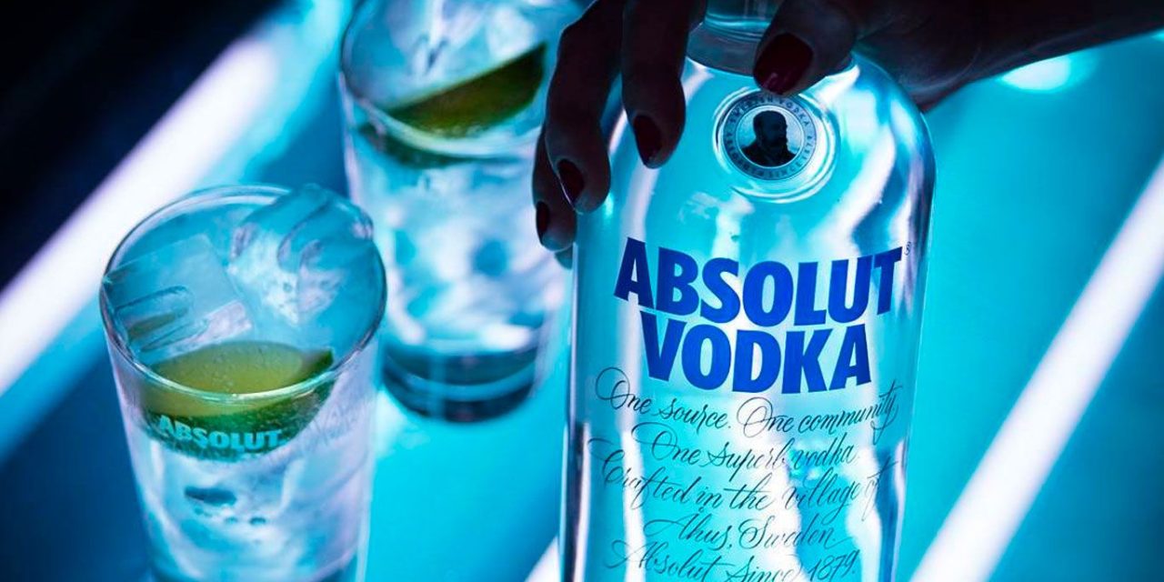 Suspenden exportaciones de Absolut Vodka por llamados a boicotear la marca