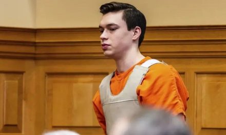 Joven podría pasar toda su vida en la cárcel al declararse culpable de matar a golpes a su profesora