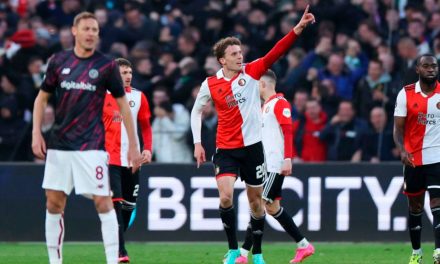 Feyenoord vence 1-0 a la Roma, ‘Santi’ cerca de las semifinales de la Europa League