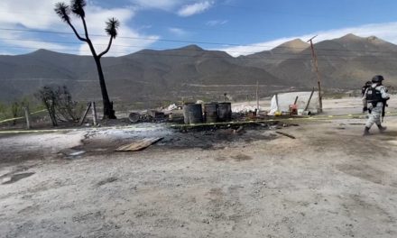 Se incendia comercio de combustible clandestino en la carretera Saltillo-Monterrey