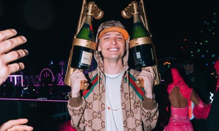 En la cima; Peso Pluma llega al festival Coachella