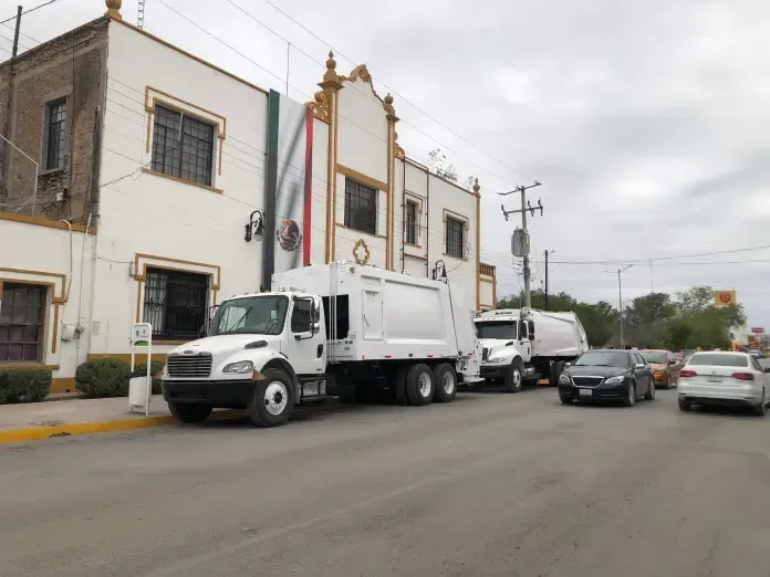 Nuevos camiones de basura llegan a Sabinas