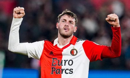 Desmiente Sevilla interés por ‘Santi’ Giménez