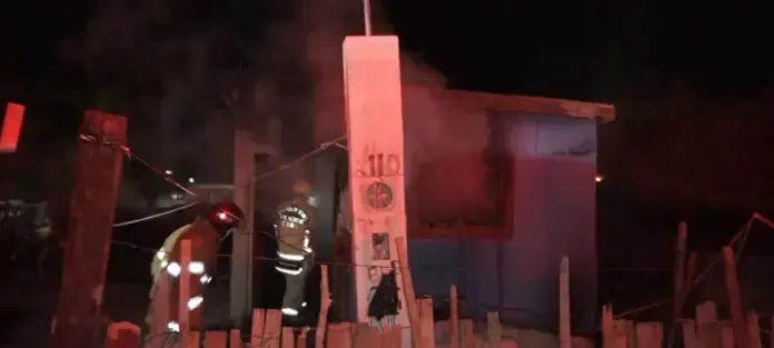 Investigan dos incendios en Múzquiz