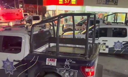 Detienen a hombre que arrojó a mujer de auto en movimiento en Monclova