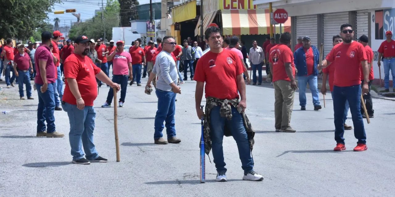 Batalla campal entre obreros de AHMSA