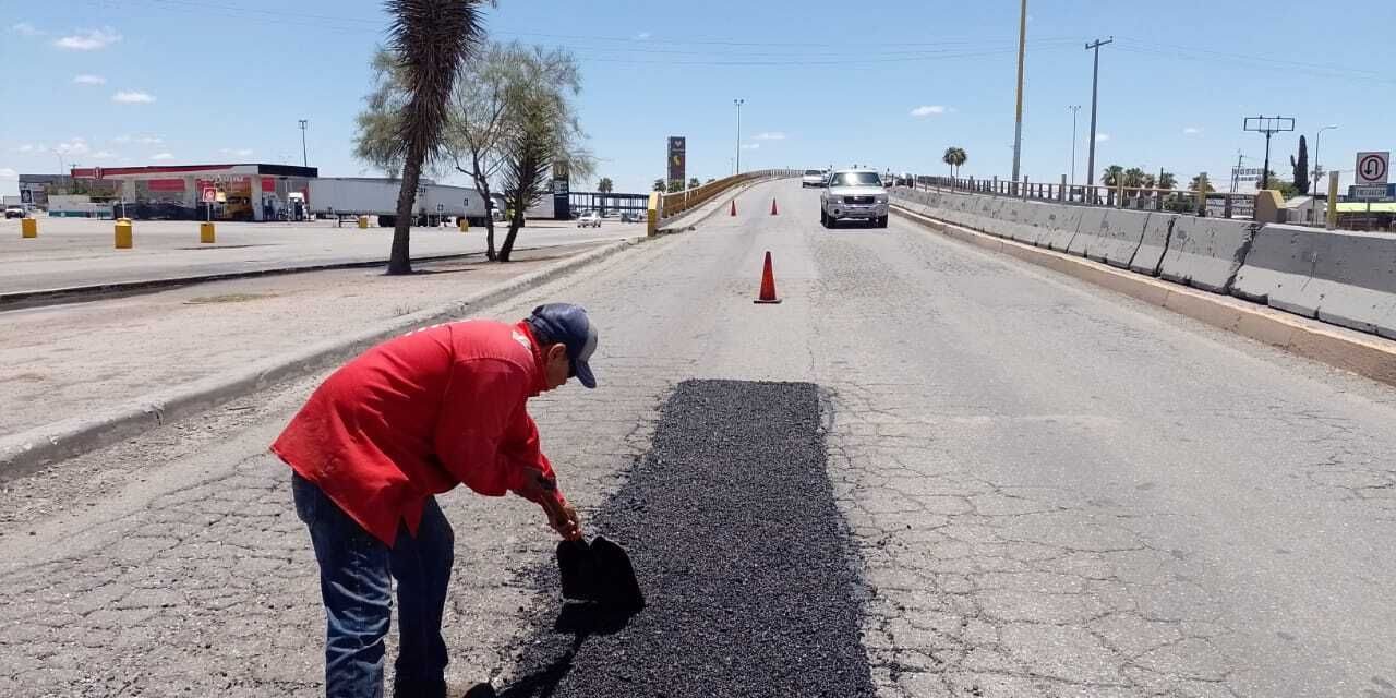 En marcha, programa emergente de bacheo en Torreón