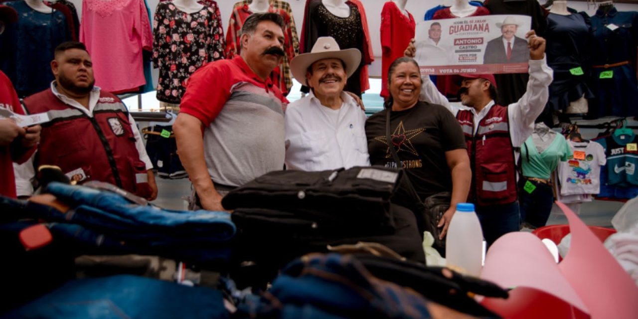 Guadiana visita mercado El Álamo