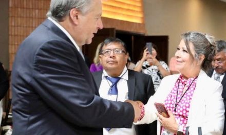 Maestros contribuyen al desarrollo educativo de Saltillo: Fraustro