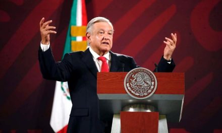 Tras no al Plan B, alista Obrador reforma para elección ciudadana de ministros