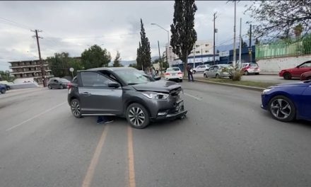 Saltillo: Intenta retornar y choca en Avenida Universidad