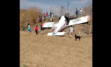 Se desploma avioneta en Puebla, hay dos heridos