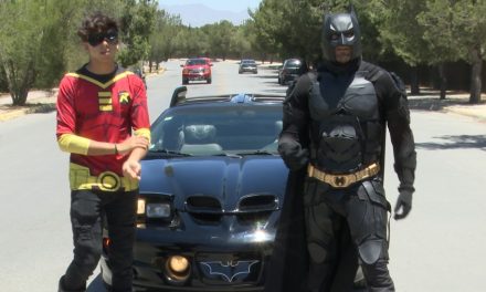 Batman con Causa lleva alegría a los niños de Saltillo