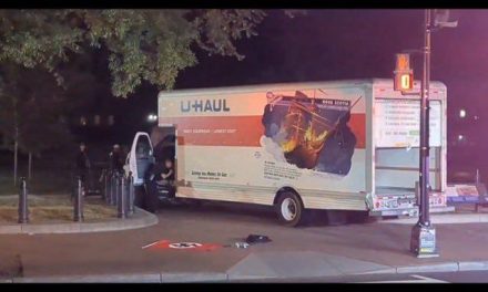 Conductor se estrella en la Casa Blanca y lo acusan de amenzar al presidente