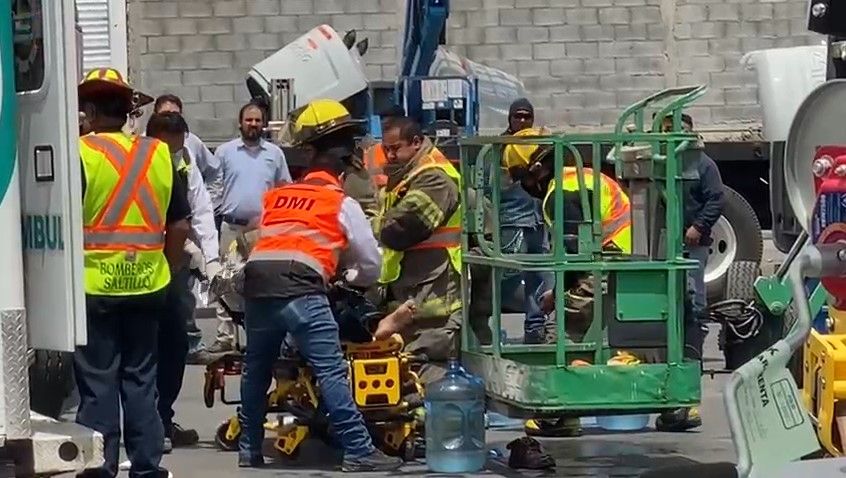 Hombre recibe descarga de 34 mil volts en Saltillo