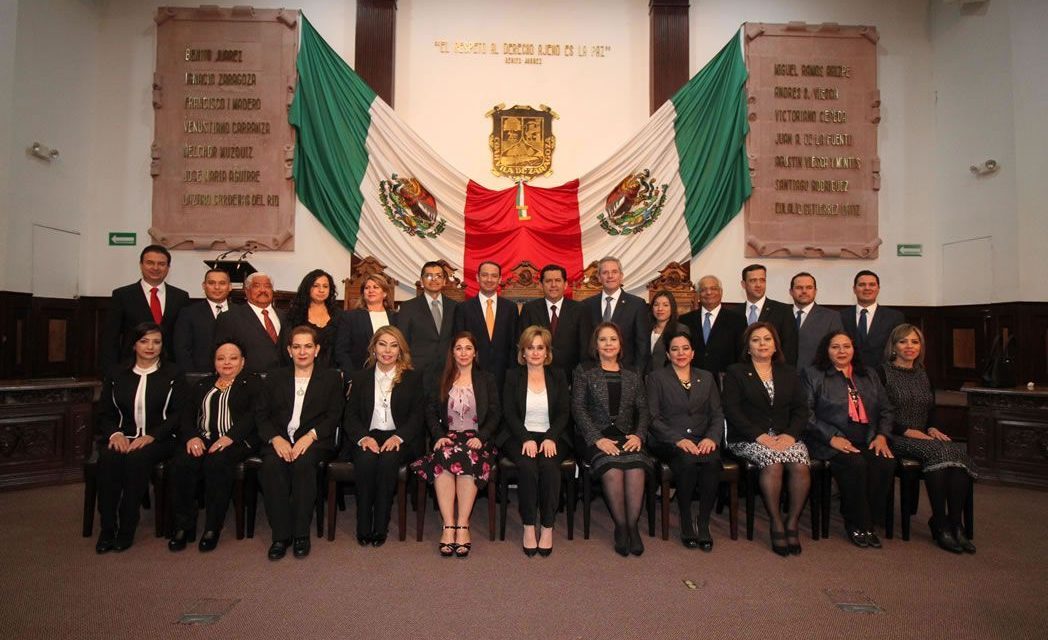 Toman protesta diputados suplentes en Coahuila
