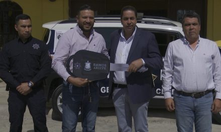 Dona Ayuntamiento de Ramos Arizpe una patrulla para reforzar la seguridad en General Cepeda