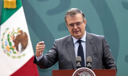 Marcelo Ebrard advirtió que México no aceptará más de mil migrantes por día