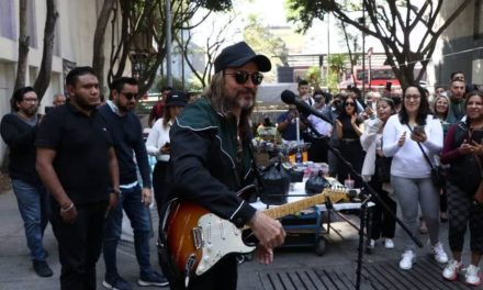 Juanes sorprende con concierto callejero sorpresa en CDMX (video)