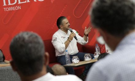 Lleva Lenin Pérez sus  propuestas a jóvenes de Torreón