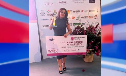 Myrna del Toro invita a mujeres saltillenses a participar en premio Kaena