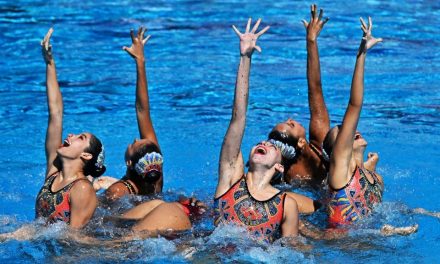 Niega AMLO que no se haya apoyado a Selección de Natación Artística