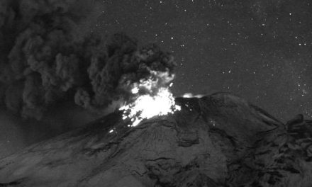 Video: Así fue la explosión que sorprendió a los habitantes cercanos al volcán Popocatépetl de madrugada