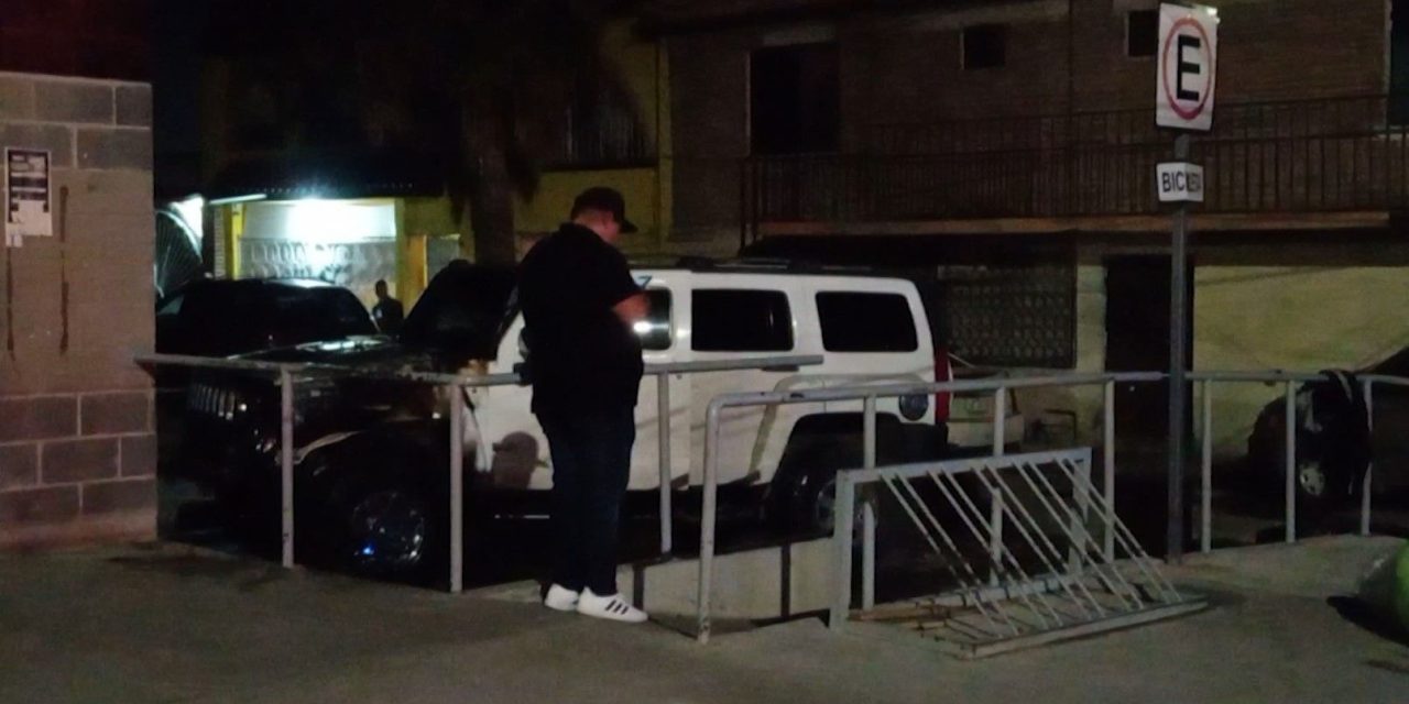 Le prenden fuego a camioneta en Saltillo; el responsable huyó del lugar