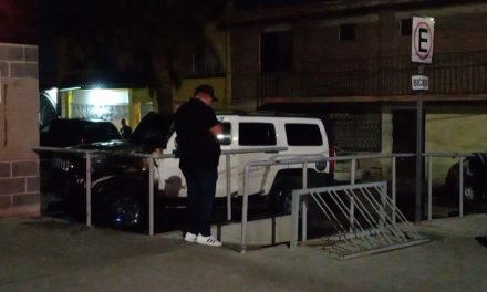 Le prenden fuego a camioneta en Saltillo; el responsable huyó del lugar