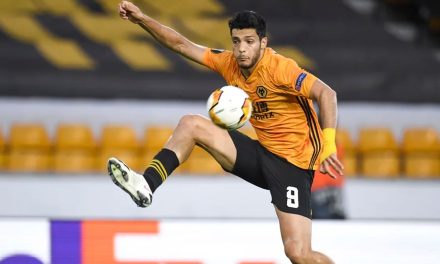 Reaparece Jiménez con los Wolves tras dos meses sin jugar