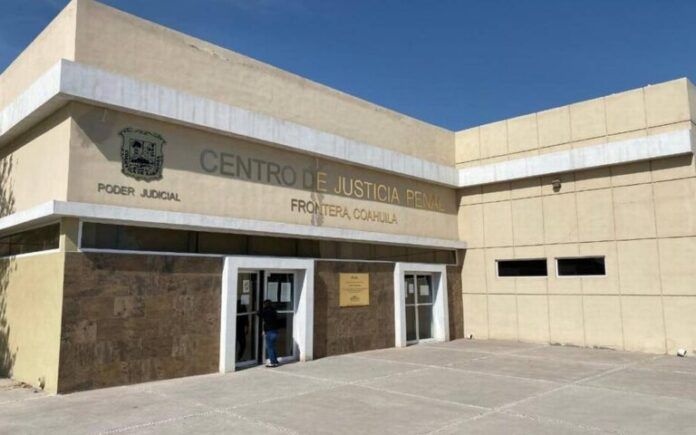 Liberan a exbombero acusado de matar perros en Monclova