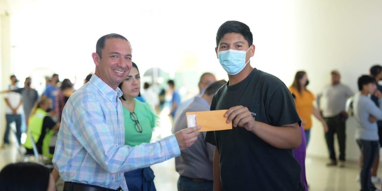 Entregarán mil becas a estudiantes en acuña